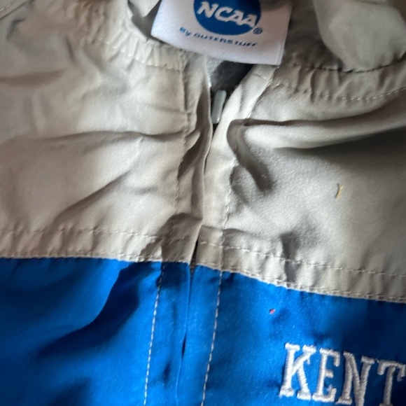 University of Kentucky Windbreaker - Picture 2 of 5